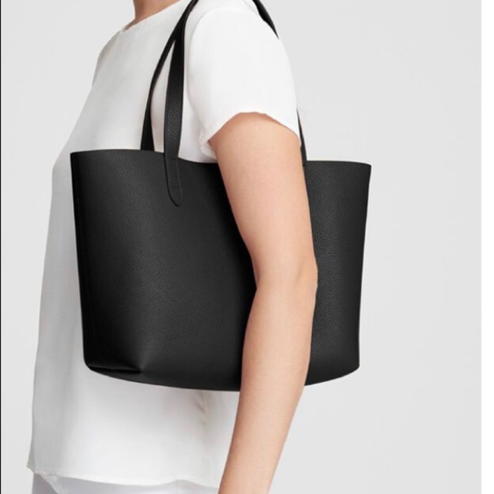 Cuyana Black Leather Tote